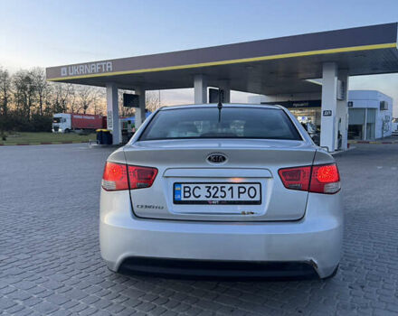 Серый Киа Черато, объемом двигателя 1.59 л и пробегом 247 тыс. км за 5650 $, фото 3 на Automoto.ua