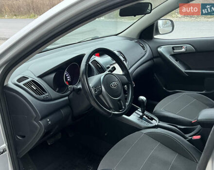 Серый Киа Черато, объемом двигателя 1.6 л и пробегом 188 тыс. км за 6999 $, фото 32 на Automoto.ua