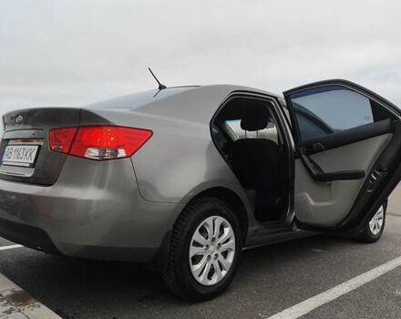 Серый Киа Черато, объемом двигателя 1.59 л и пробегом 153 тыс. км за 6300 $, фото 12 на Automoto.ua