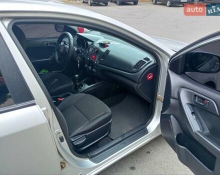 Сірий Кіа Черато, об'ємом двигуна 1.6 л та пробігом 250 тис. км за 5999 $, фото 16 на Automoto.ua