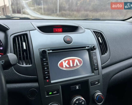 Серый Киа Черато, объемом двигателя 1.6 л и пробегом 188 тыс. км за 6999 $, фото 54 на Automoto.ua