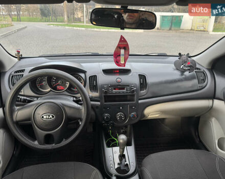 Сірий Кіа Черато, об'ємом двигуна 1.6 л та пробігом 104 тис. км за 7800 $, фото 8 на Automoto.ua