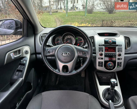 Серый Киа Черато, объемом двигателя 2 л и пробегом 178 тыс. км за 6450 $, фото 16 на Automoto.ua