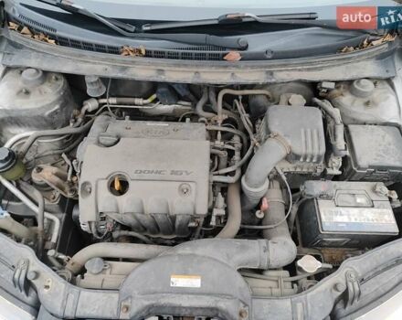 Серый Киа Черато, объемом двигателя 1.59 л и пробегом 153 тыс. км за 6300 $, фото 16 на Automoto.ua