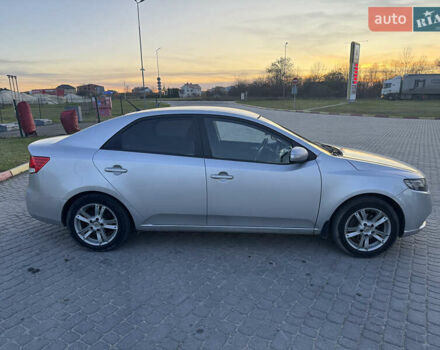 Серый Киа Черато, объемом двигателя 1.59 л и пробегом 247 тыс. км за 5650 $, фото 2 на Automoto.ua