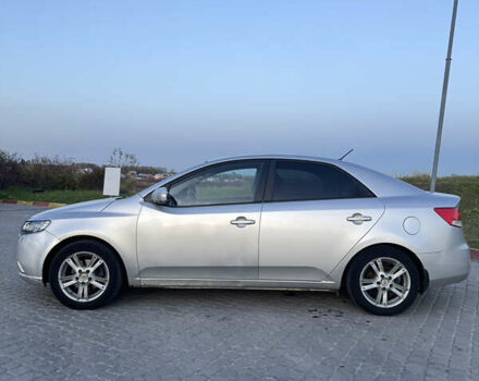 Серый Киа Черато, объемом двигателя 1.59 л и пробегом 247 тыс. км за 5650 $, фото 4 на Automoto.ua