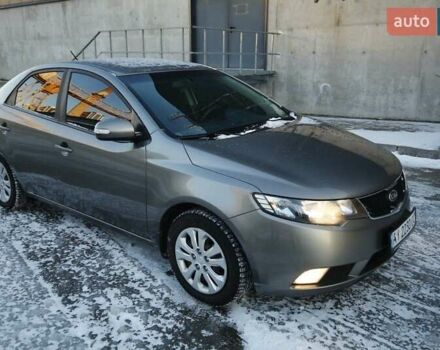 Серый Киа Черато, объемом двигателя 1.6 л и пробегом 420 тыс. км за 6500 $, фото 7 на Automoto.ua