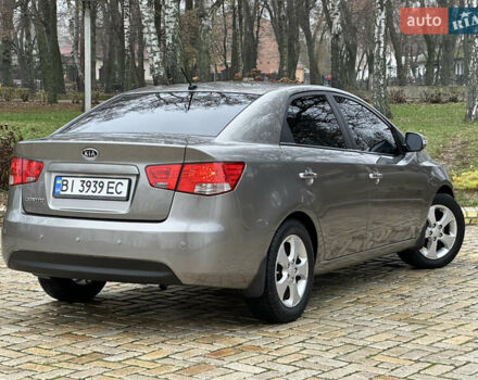 Серый Киа Черато, объемом двигателя 2 л и пробегом 178 тыс. км за 6450 $, фото 3 на Automoto.ua