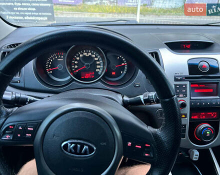 Серый Киа Черато, объемом двигателя 2 л и пробегом 177 тыс. км за 6000 $, фото 3 на Automoto.ua