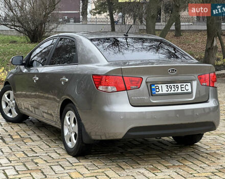 Серый Киа Черато, объемом двигателя 2 л и пробегом 178 тыс. км за 6450 $, фото 5 на Automoto.ua