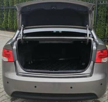 Серый Киа Черато, объемом двигателя 1.59 л и пробегом 117 тыс. км за 7777 $, фото 11 на Automoto.ua