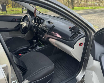 Сірий Кіа Черато, об'ємом двигуна 1.6 л та пробігом 104 тис. км за 7800 $, фото 7 на Automoto.ua