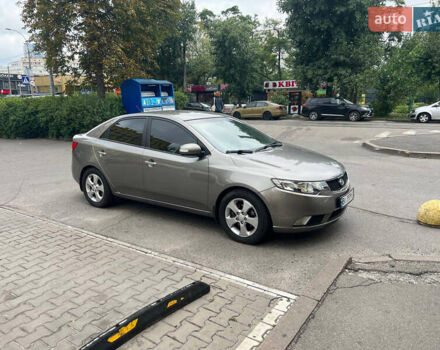 Серый Киа Черато, объемом двигателя 2 л и пробегом 177 тыс. км за 6000 $, фото 2 на Automoto.ua