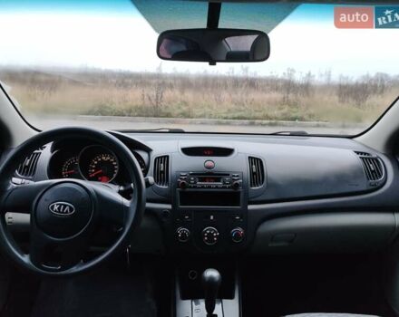 Серый Киа Черато, объемом двигателя 1.59 л и пробегом 153 тыс. км за 6300 $, фото 9 на Automoto.ua