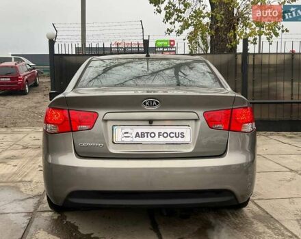 Сірий Кіа Черато, об'ємом двигуна 2 л та пробігом 198 тис. км за 6490 $, фото 5 на Automoto.ua