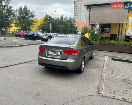Серый Киа Черато, объемом двигателя 2 л и пробегом 177 тыс. км за 6000 $, фото 1 на Automoto.ua