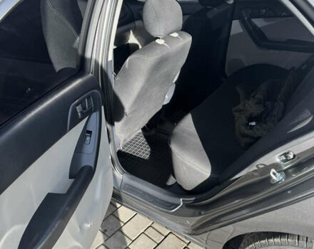 Сірий Кіа Черато, об'ємом двигуна 1.6 л та пробігом 104 тис. км за 7800 $, фото 6 на Automoto.ua