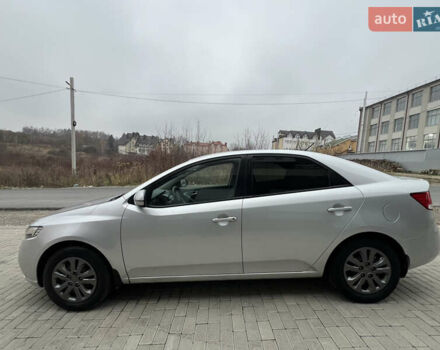 Серый Киа Черато, объемом двигателя 1.6 л и пробегом 188 тыс. км за 6999 $, фото 7 на Automoto.ua