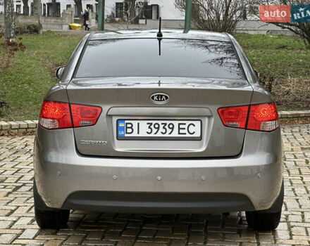 Серый Киа Черато, объемом двигателя 2 л и пробегом 178 тыс. км за 6450 $, фото 4 на Automoto.ua