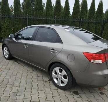 Серый Киа Черато, объемом двигателя 1.59 л и пробегом 117 тыс. км за 7777 $, фото 6 на Automoto.ua