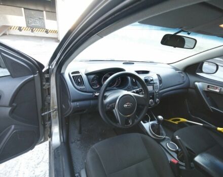 Серый Киа Черато, объемом двигателя 1.6 л и пробегом 420 тыс. км за 6500 $, фото 3 на Automoto.ua