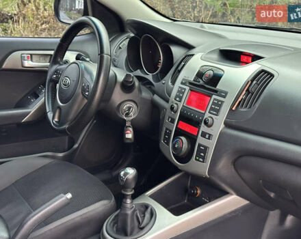 Серый Киа Черато, объемом двигателя 2 л и пробегом 178 тыс. км за 6450 $, фото 15 на Automoto.ua