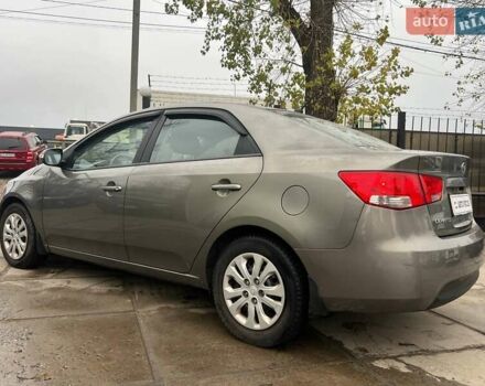 Сірий Кіа Черато, об'ємом двигуна 2 л та пробігом 198 тис. км за 6490 $, фото 4 на Automoto.ua