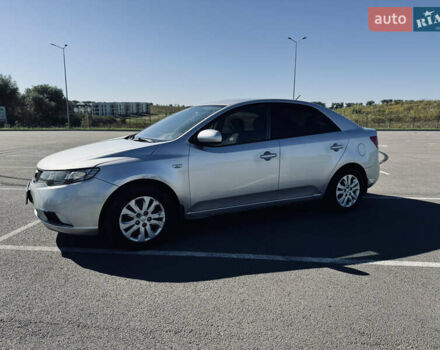 Сірий Кіа Черато, об'ємом двигуна 1.59 л та пробігом 243 тис. км за 4450 $, фото 2 на Automoto.ua