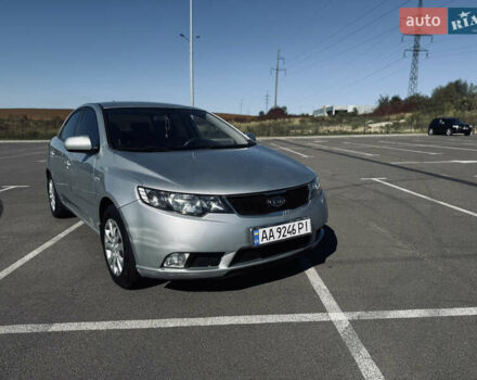 Серый Киа Черато, объемом двигателя 1.59 л и пробегом 242 тыс. км за 4900 $, фото 1 на Automoto.ua