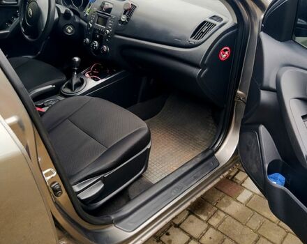 Сірий Кіа Черато, об'ємом двигуна 1.6 л та пробігом 197 тис. км за 6700 $, фото 8 на Automoto.ua