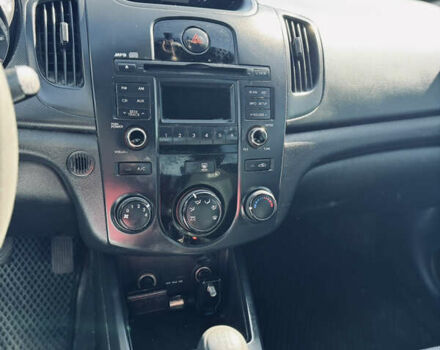 Сірий Кіа Черато, об'ємом двигуна 1.59 л та пробігом 243 тис. км за 4450 $, фото 9 на Automoto.ua