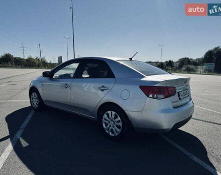 Серый Киа Черато, объемом двигателя 1.59 л и пробегом 242 тыс. км за 4900 $, фото 4 на Automoto.ua