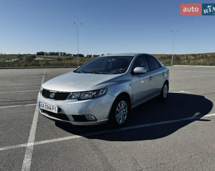 Сірий Кіа Черато, об'ємом двигуна 1.59 л та пробігом 243 тис. км за 4450 $, фото 1 на Automoto.ua