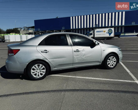 Серый Киа Черато, объемом двигателя 1.59 л и пробегом 242 тыс. км за 4900 $, фото 7 на Automoto.ua