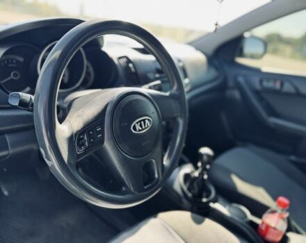 Киа Черато 2010 в Ровно на Automoto.ua Серый Киа Черато, объемом двигателя 1.6 л и пробегом 242 тыс. км за 4999 $, фото 7 на Automoto.ua