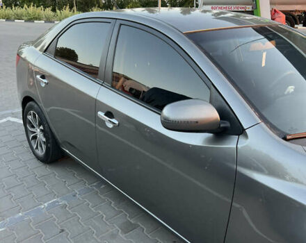Серый Киа Черато, объемом двигателя 1.59 л и пробегом 205 тыс. км за 8500 $, фото 3 на Automoto.ua