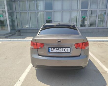 Киа Черато 2011 в Павлограде на Automoto.ua Серый Киа Черато, объемом двигателя 1.6 л и пробегом 215 тыс. км за 7000 $, фото 4 на Automoto.ua