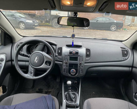 Сірий Кіа Черато, об'ємом двигуна 1.59 л та пробігом 169 тис. км за 7900 $, фото 6 на Automoto.ua