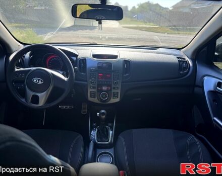 Киа Черато 2011 в Полтаве на Automoto.ua Серый Киа Черато, объемом двигателя 1.6 л и пробегом 144 тыс. км за 7500 $, фото 4 на Automoto.ua