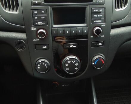 Серый Киа Черато, объемом двигателя 1.6 л и пробегом 88 тыс. км за 9000 $, фото 7 на Automoto.ua