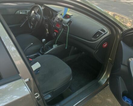 Серый Киа Черато, объемом двигателя 1.6 л и пробегом 218 тыс. км за 6800 $, фото 7 на Automoto.ua