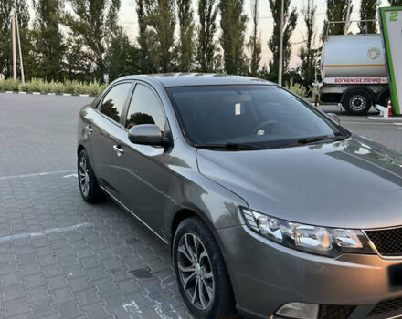 Киа Черато 2011 в Хмельницком на Automoto.ua Серый Киа Черато, объемом двигателя 1.59 л и пробегом 205 тыс. км за 7900 $, фото 5 на Automoto.ua