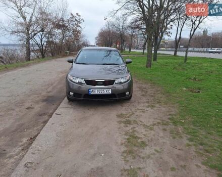 Сірий Кіа Черато, об'ємом двигуна 2 л та пробігом 165 тис. км за 7300 $, фото 4 на Automoto.ua