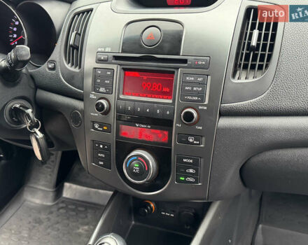 Серый Киа Черато, объемом двигателя 1.6 л и пробегом 141 тыс. км за 9800 $, фото 37 на Automoto.ua