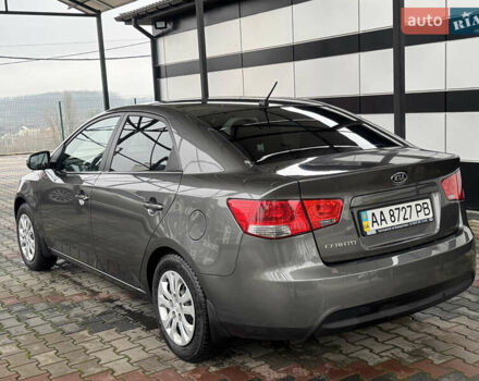 Серый Киа Черато, объемом двигателя 1.6 л и пробегом 141 тыс. км за 9800 $, фото 24 на Automoto.ua