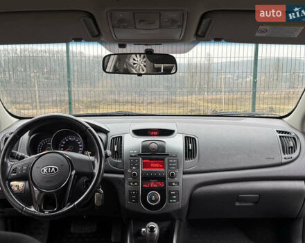 Серый Киа Черато, объемом двигателя 1.6 л и пробегом 141 тыс. км за 9800 $, фото 36 на Automoto.ua