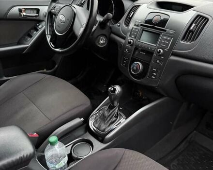 Серый Киа Черато, объемом двигателя 1.59 л и пробегом 141 тыс. км за 9600 $, фото 14 на Automoto.ua