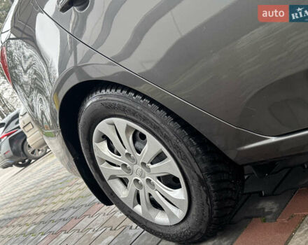 Серый Киа Черато, объемом двигателя 1.6 л и пробегом 141 тыс. км за 9800 $, фото 18 на Automoto.ua