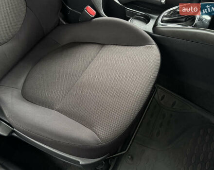 Серый Киа Черато, объемом двигателя 1.6 л и пробегом 141 тыс. км за 9800 $, фото 52 на Automoto.ua