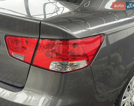 Серый Киа Черато, объемом двигателя 1.6 л и пробегом 141 тыс. км за 9800 $, фото 20 на Automoto.ua